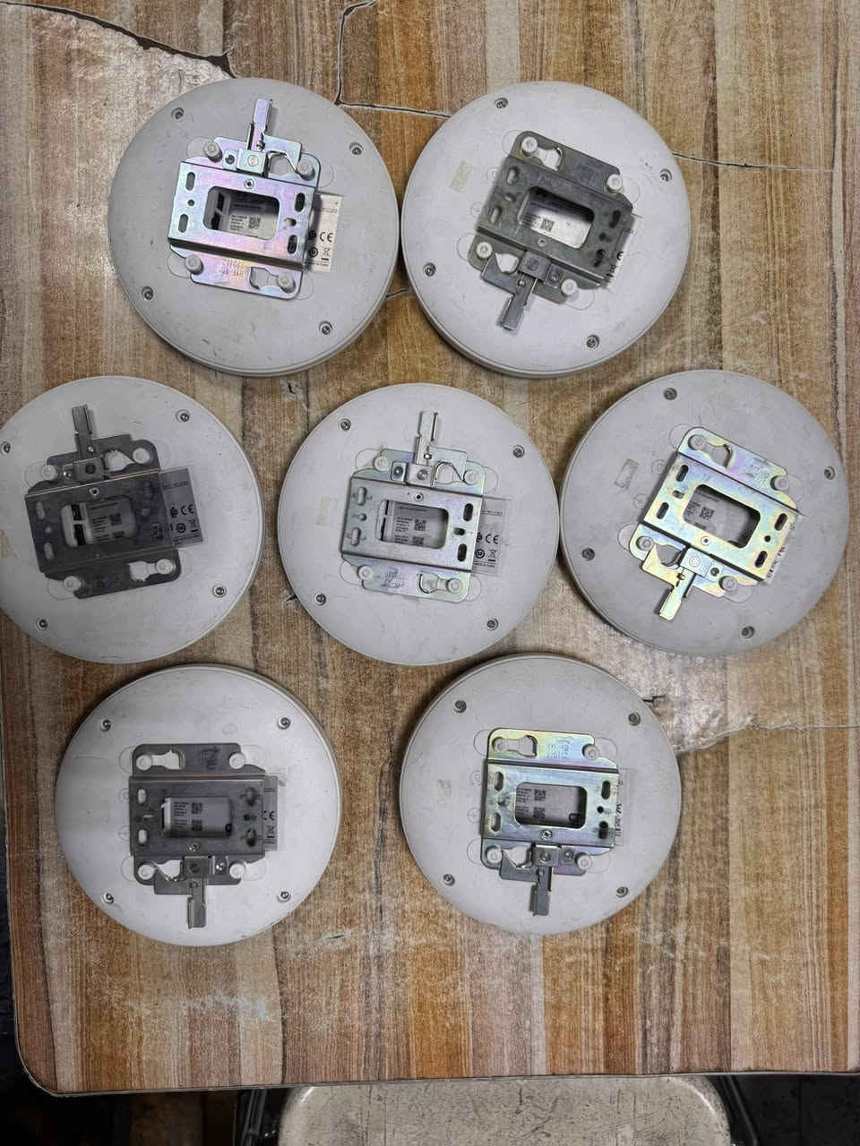 للبيع كاملة مو مفرد ( بغداد )
نانو m2 و جهاز بث هواوي
 ( 20 ) قطعة m2 و ( 7 ) قطع هواوي 
سعر ال m2 للقطعة ( 25 ) و الهواوي ( 150 ) و بيهم مجال
الرقم :- ***********
