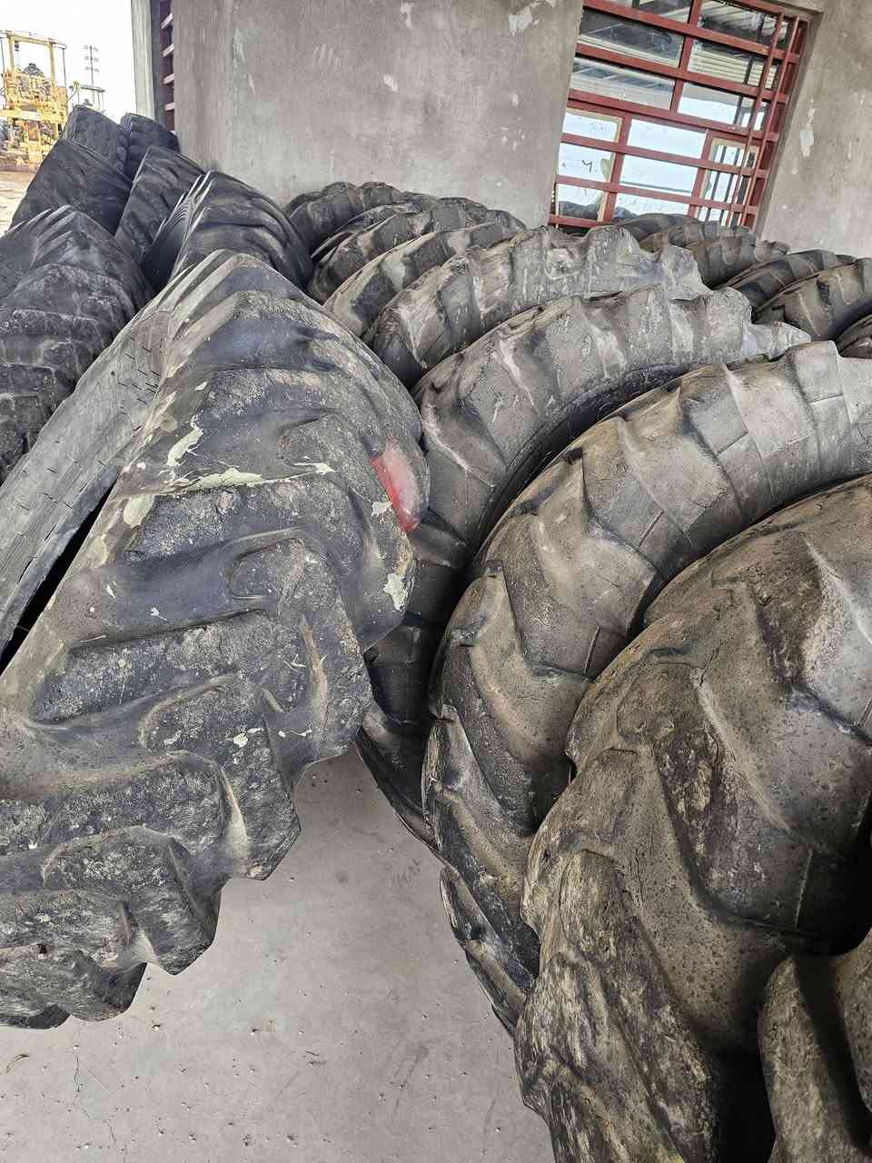 تايرات مستخدم حاويه تركي گودير ولاسه وباطلس وا اوسكا
1400×24 كريدر سعر الزوج ٥٥٠ العنوان ديوانية ال بدير ورشة سيد علاء الحسيني ***********\ *********** @أبرز المعجبين
