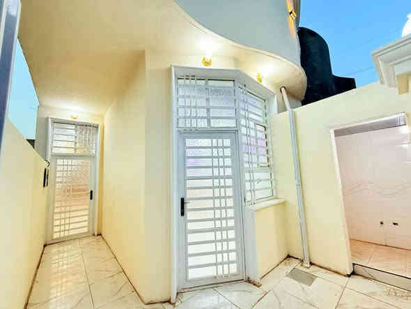 دور #للرهن كافه المساحات متوفر
في الخط ألاول
الموقع 🏡النجف الاشرف شارع الصب عمود 314
مدت سنه وقابل للتجديد 
خدمات كامله 
/ماء/كهرباء/مدارس/سوق/تبليط #عرض17

مساحه البناء 100 متر 🏡
غرفه/صاله/مطبخ/صحيات/ستقبال/مكشوفه

تحتوي الدار على 🏡
 خلاطات/سخان/خزان/مولد/وطني/سطح كامل 

مبلغ الرهن💵 15 💵مليون قفل قفل 
***********
***********
***********
