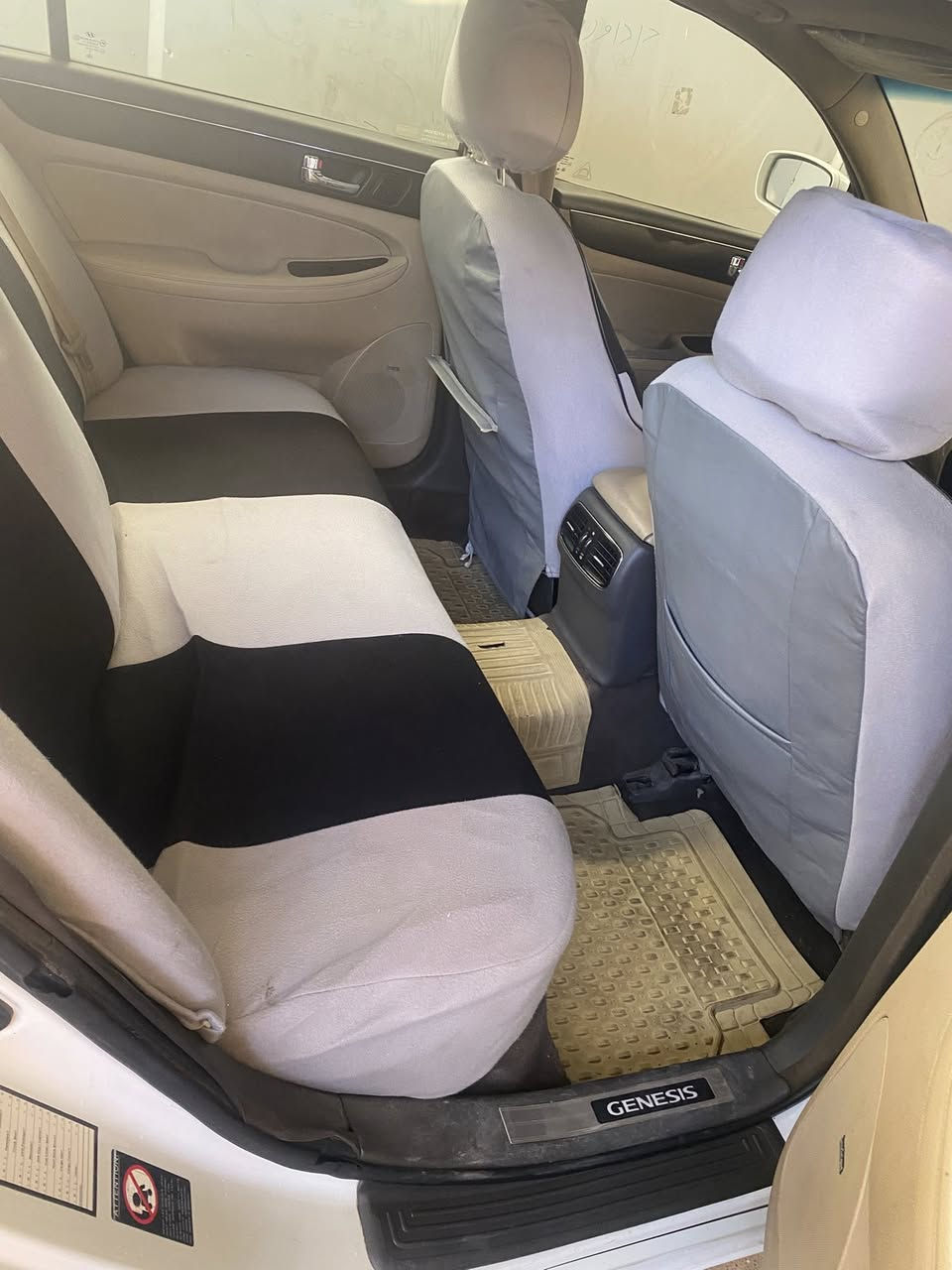 السلام عليكم جنسسز للبيع مديل 2011 فول مواصفات مصبوغه حزام وبيها جاملغ امامي نواقصها صدر وصونده مالتبريد وغاز باسمي رقم بغداد مشروع وطني واي ستفسار اتصل بهاذا الرقم *********** السعر 85 وبيها مجال
