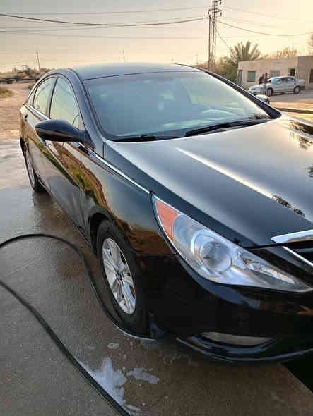 السلام عليكم سوناتا للبيع موديل 12 وارد امريكي اكلين متعهد كير محرك وتخم تاير جديد  باتري جديد سياره جديده فطر بدشبول ماكو  السعر 115 وبيها مجال للشراي للاستفسار الاتصال ***********
