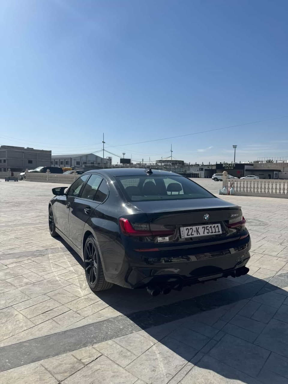 بي ام دبليو 330i موديل 2022
المحرك 4 سلندر توين تيربو

السيارة ماشية 35 ألف كم
ضررها دهس فقط في امريكا بدون صبغ

المواصفات:
شاشة كبيرة 
عدادات ديجيتال
فتحة سقف
كشن جلد أحمر
دخول ذكي
كاميرا خلفية
حساسات أمامي وخلفي
مثبت سرعة
أوضاع قيادة Eco / Comfort / Sport
إضاءة LED

السعر 265 $
مكان السيارة كركوك 
للتواصل ***********
