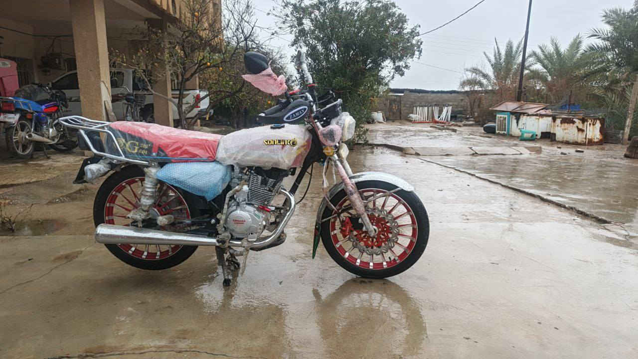 دراجه للبيع سونك 2025 ماشيه قليل كلج دهن محرك 200 
سعر 825 بي مجال نضافه كدام عينك 
***********
