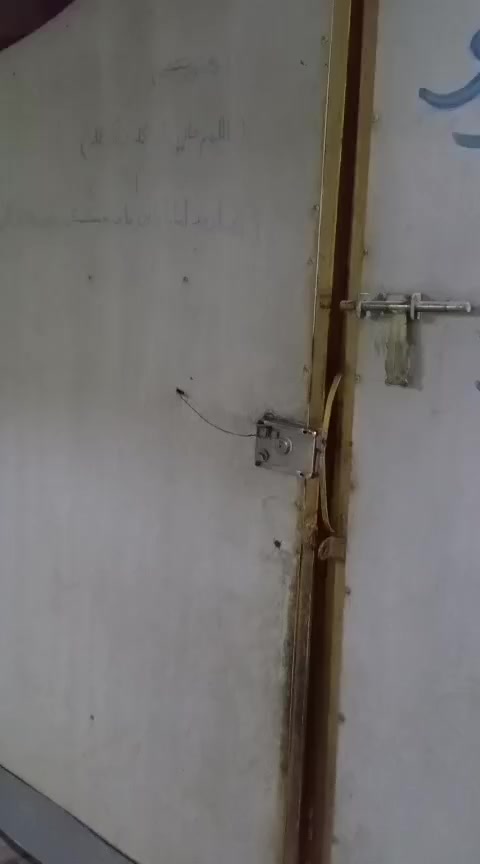 اللهم صلى على محمد وال محمد بيت للبيع مساحة 125 طابقين مستوي الشارع بي 5غرف ماء خطين كهرباء ثري فيز مطبكة الأرضية كاشي مكان حي سفير خلف سواق أبو عراق الفرع على اليسار سعر/110 وبي مجال/*********** بي واتساب
