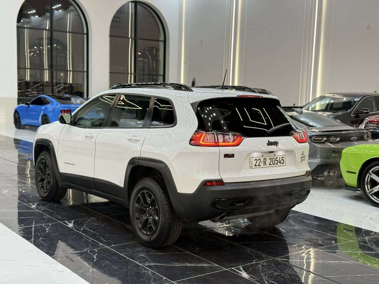 𝟐𝟎𝟐𝟐 𝐉𝐄𝐄𝐏 𝐂𝐇𝐄𝐑𝐎𝐊𝐄𝐄 𝐓𝐑𝐀𝐈𝐋.𝐇𝐀𝐖𝐊-𝐗

جيب شيروكي (TRAIL.HAWK-X) موديل : 2022

اللون : ابيض 

عداد المسافة : 21 الف

حجم المحرك : V6 3.2L ( 6,سلندر )

ملاحطة السيارة ✅🔚(جاملغ وبابين تبديل بيلادي)

بدون دواخل بدون ارباكات 

المواصفات : 𝐓𝐑𝐀𝐈𝐋.𝐇𝐀𝐖𝐊-𝐗

فـــول فـــول مـــواصـــفات 1/1 

فتحة سقف بانورما 
دةبل اكسل : AWD
بصمة ابواب 
بصمة تشغيل 
تشغيل عن بعد (Remote Start)
شاشة كبيرة لمس
كاميرا
هاند بريك بصمة 
اوتو هولد Auto Hold
اوتو ستارت Auto Start
اوتو ستوب Auto Stop‎
رادار امامي (تحديد مسار)
رادار جانبي  (نقاط عمياء)
رادار خلفي (التحذير من الاصطدام)
حساسات امامي
حساسات جانبي 
حساسات خلفي 
نظام Eco
نظام Normal
نظام Sport
كشنات جلد
كشنات كهربائي
كشنات هيتر
تحكمان استيرن
استيرن هيتر
تبريد لمس
تبريد مركزي
صندوق شفط كهربائي 
لايتات ليد عدسة زينون بيلادي
بروجكتر ليد زينون بيلادي
بكلايتات ليد بيلادي
ويل كروم 

وبعد هواي مواصفات…

‏‎تفاصيل اكثر الاتصال علی ارقام التاليه 

‏ WhatsApp - Vibir

☎️***********

☎️***********

عنوان📍اربيل فرع ناقلات 

معرض كاليفورنيا كارس CALIFORNIA Cars🇺🇸🇺🇸
