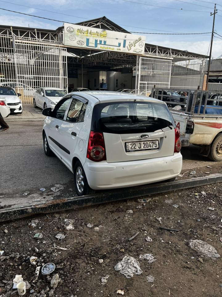 السلام عليكم  كيا بيكانتو 2010 سيارة جديده وحلوه مكينه وكير شرط تبريد وتاتفيه كلها شغاله السياره مال بيت بيها صبغ حزام اثر شخوط ولا سقف ما مطخوخ جكوج مكاني موصل ***********
