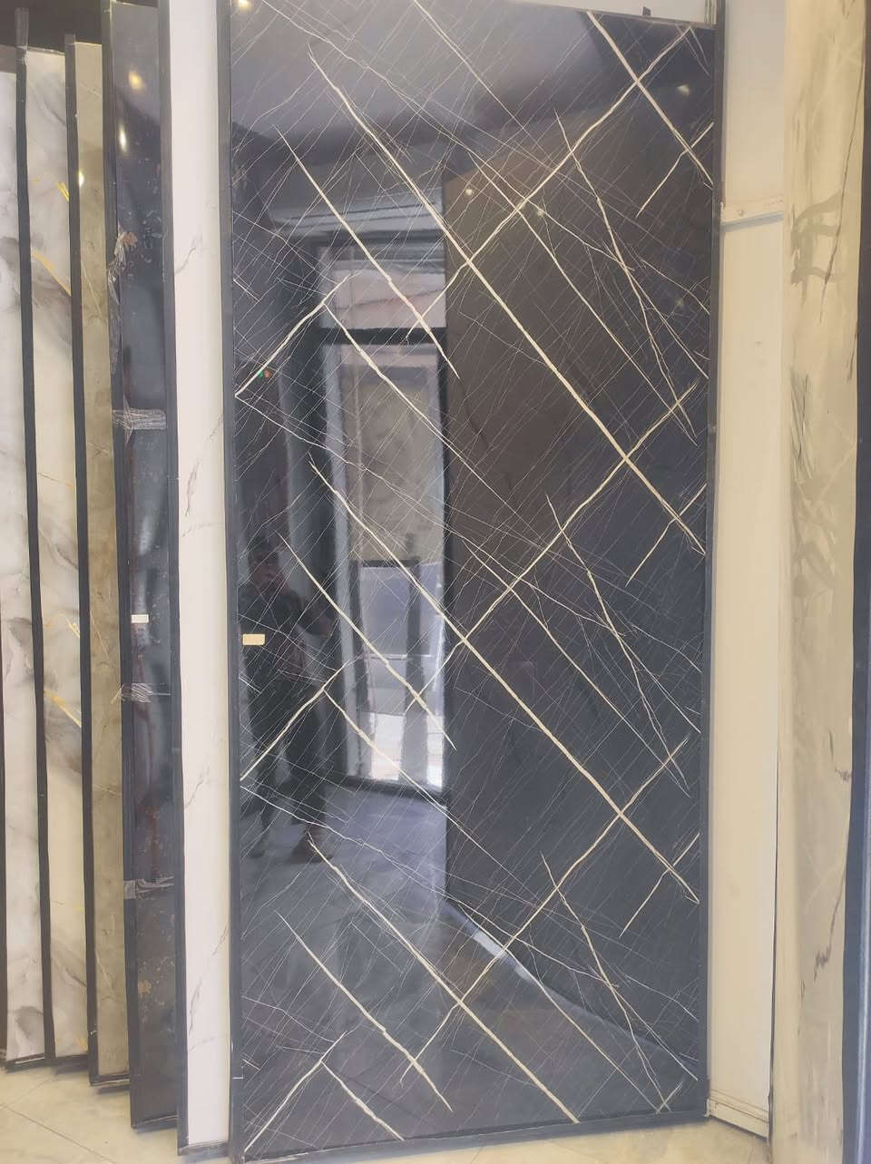 السلام عليكم زبائن الكرام 

بديل رخام.        جملة ومفرد 

بغداد شارع سعدون

قياسات الارتفاع 280 سم عرض 120 سم

***********
