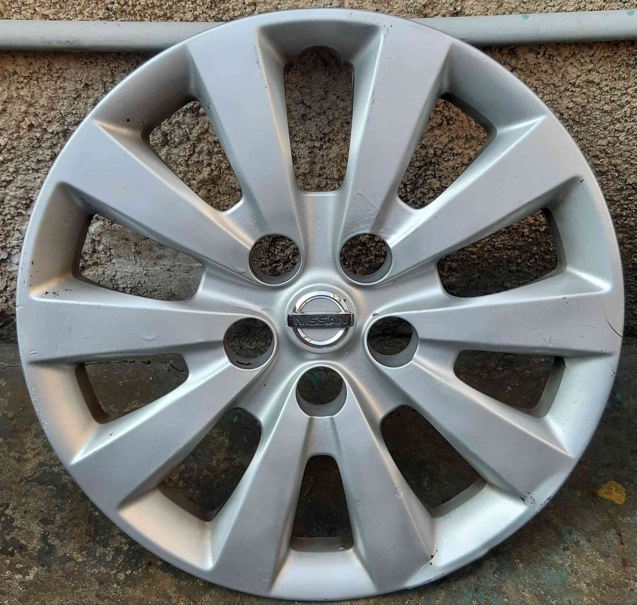 السلام عليكم ورحمة الله وبركاته 
كبات نيسان بدون ضرر تخم حجم 16 مع تاير تك حجم 16/60/205 السعر 50 الف للاتصال  ***********
