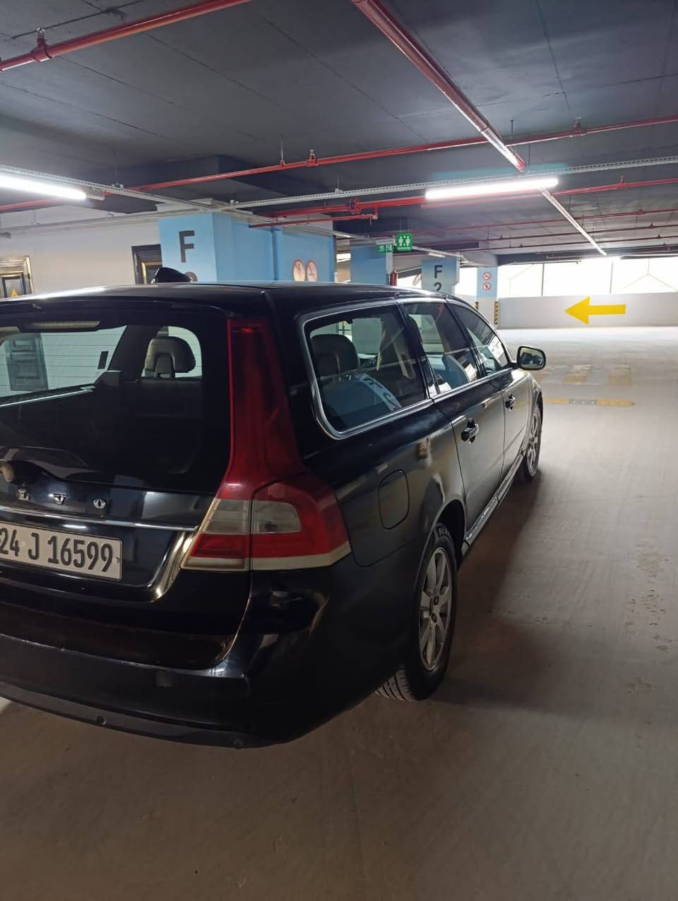 هذه سيارة فولفو V70 موديل 2014، بمحرك رباعي الأسطوانات، سيارة رائعة. قد يكون للمحرك بعض المشاكل. أنا مهندس من تركيا، وأبيعها لأني سأعود إلى تركيا. يمكنك معاينتها، ويمكنك فحصها في أي مكان. السيارة خالية من الحوادث ولا توجد بها أي مشاكل في الطلاء. دهوك, العراق


**إذا كنت صاحب هذا الإعلان وتريد حذفه لأي سبب، رجاءا أرسل رسالة إلى الدعم الفني**