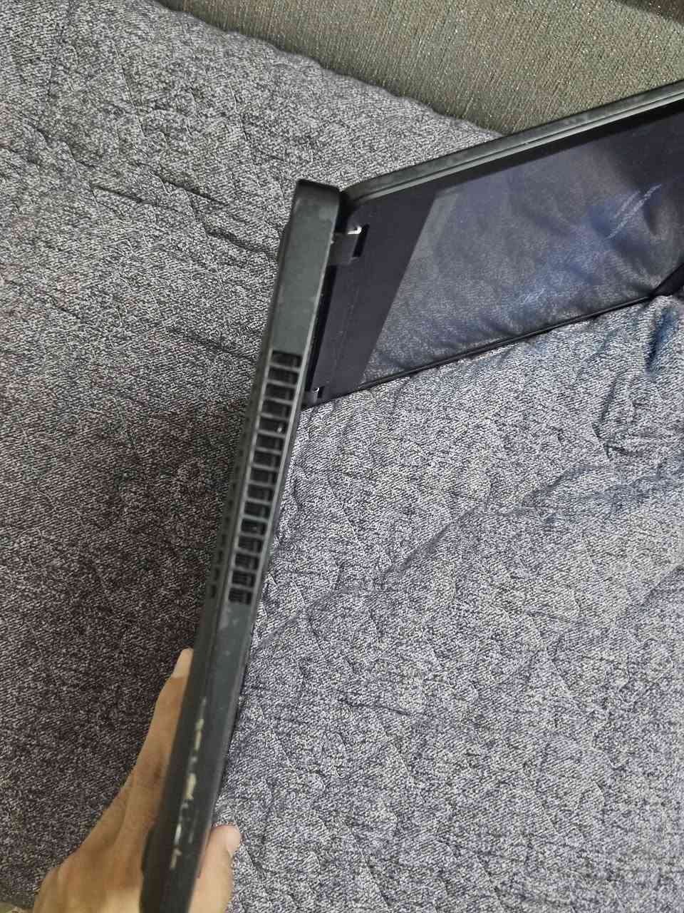 لابتوب للبيع المواصفات بالصورة 
يعوزها باتري


**إذا كنت صاحب هذا الإعلان وتريد حذفه لأي سبب، رجاءا أرسل رسالة إلى الدعم الفني**