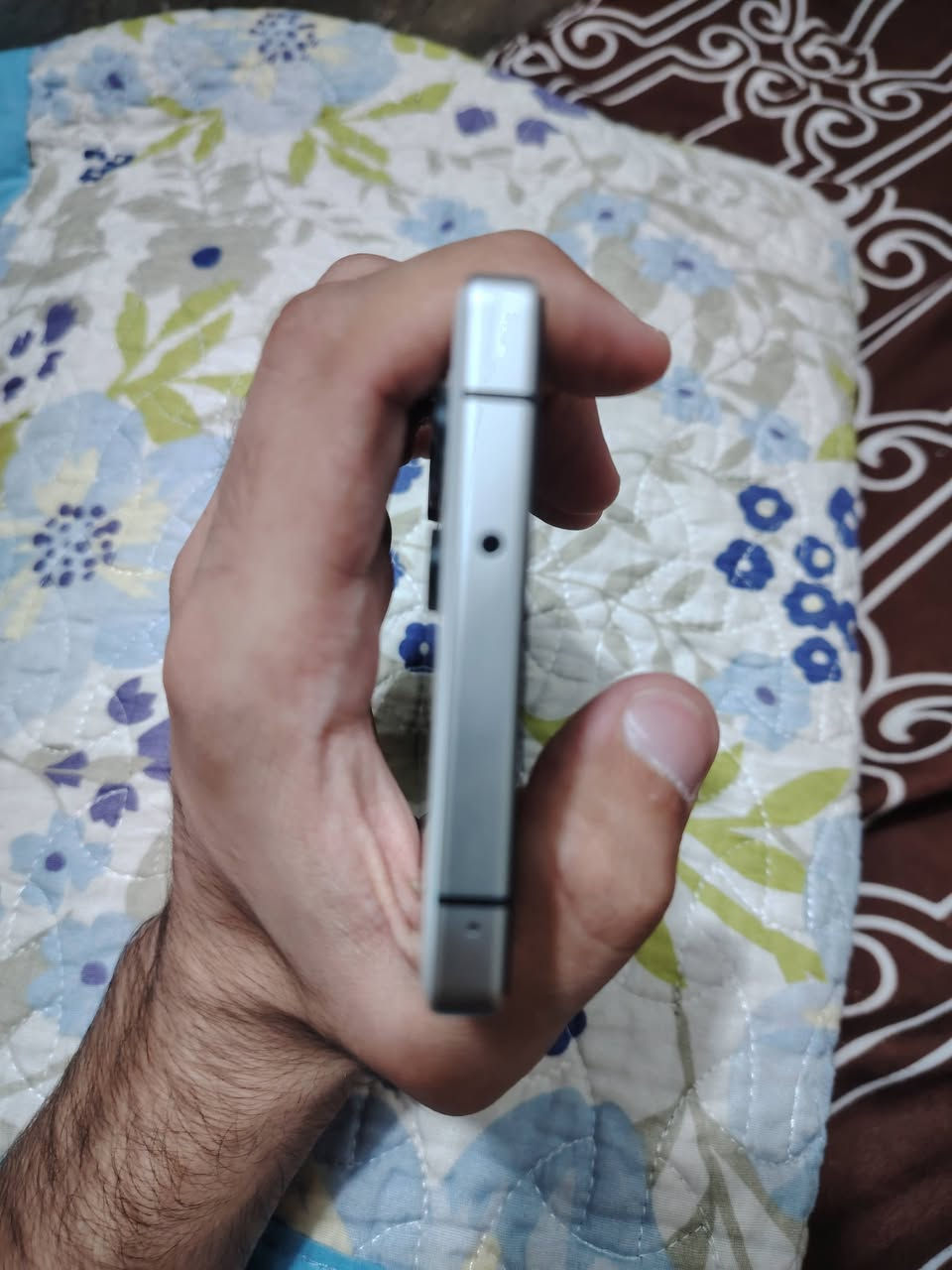 للبيع: Red Magic 11 Air (256GB)
الذاكرة: 256GB
البطارية: 99%
الجهاز نظيف جدًا واستعماله خفيف.
الملحقات كاملة مع كفرين وجميع أغراضه الأصلية.
ويجي وياه سماعة HyperX Cloud II.
💰 السعر: 950 ألف دينار عراقي.
📍 الموقع: بغداد - الغدير.
📞 للاستفسار والتواصل:***********
