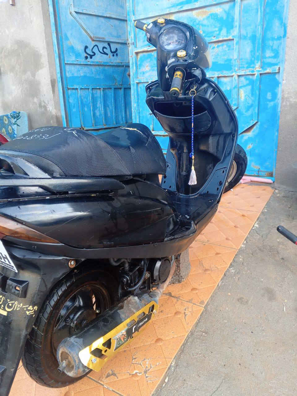 شباب سلام عليكم دراجه هاي للبيع منو يشتري سعر 250 وبيها مجال والله هيه تسوه حته 500 بس مستعجل لان اريد اروح زيارة ما عندي فلوس:: شراي يجي هاذ رقمي ***********تصال وتساب
