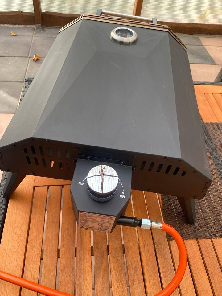 فرن بيتزا يعمل بالغاز  مزاد من 75 الف
للتواصل  واتسآب  او اتصال ***********
