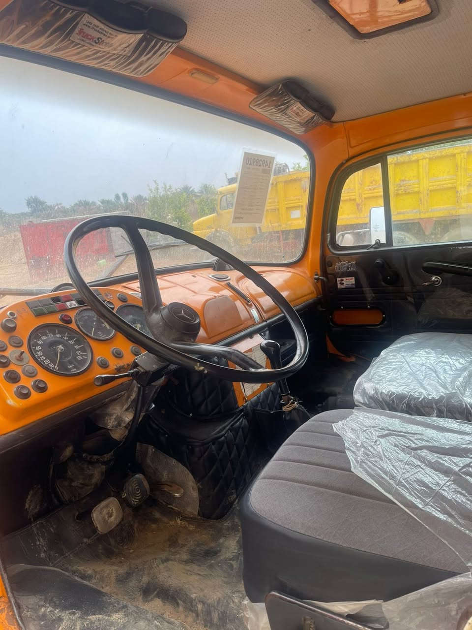 اقجم تك موديل 1981 مكفوله كفاله عامه كير محرك أكسن شرط شاصي كفاله عامه رقم انكليزي تحويل مباشر 
رقم الاتصال***********
***********
