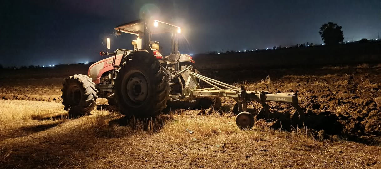 السلام عليكم
للبيع.... فالميت حجم 95 سوبر🔥  موديل 12 كتاب شركه تخم تواير امامي خلفي جديد وضع شركه گير هيدروليك اكسل المحرك مفتوح امجفت 
التفاصيل.... 👈‏‪***********‬‏
                👈***********
