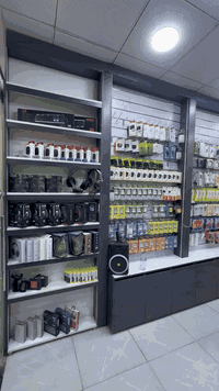 السلام عليكم محل جاهز بسعر مناسب تريد تترزق بي او بس الغراض او الغراض مع الديكور بسعر مناسب جدا العنوان بصره مطيحه للأستفسار واتساب او تصال 
‭0772 834 8323‬  مكلف بنشر
