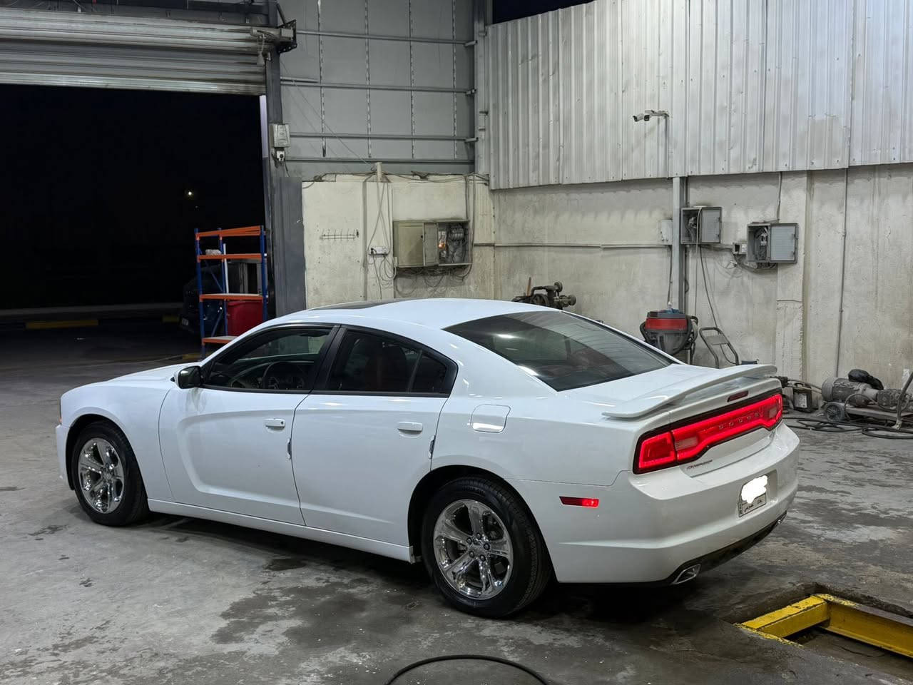 سلام عليكم شباب 🌺 رمضان كريم 🌸
عندي جارجر موديل 2012 وكاله العرصات 

يعني خليجيه السيارة رقم بغداد بسمي 

سيارة جديدة واحلى من الصور ومصوره فديو 

بغداد / الكرخ  / 

وهذا رقمي *********** 

وهذا بي واتساب ***********
