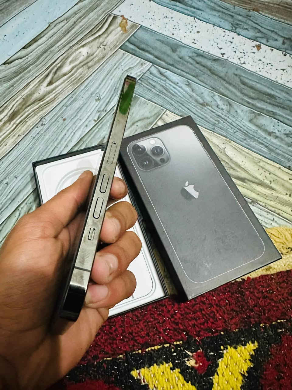 سلام عليكم يفون 13برو ماكس مكفول من زلق بطاريه 85ذاكره 256كامل ملحقاته سعر 700وبي مجال مكان شطره ‏‪***********‬‏
