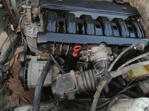 السلام عليكم للبيع تحويره كامله مكينة 20 وكير عادي وضفيره وعقل  سعرها ٩٠٠ وبيه مجال قليلل
***********
