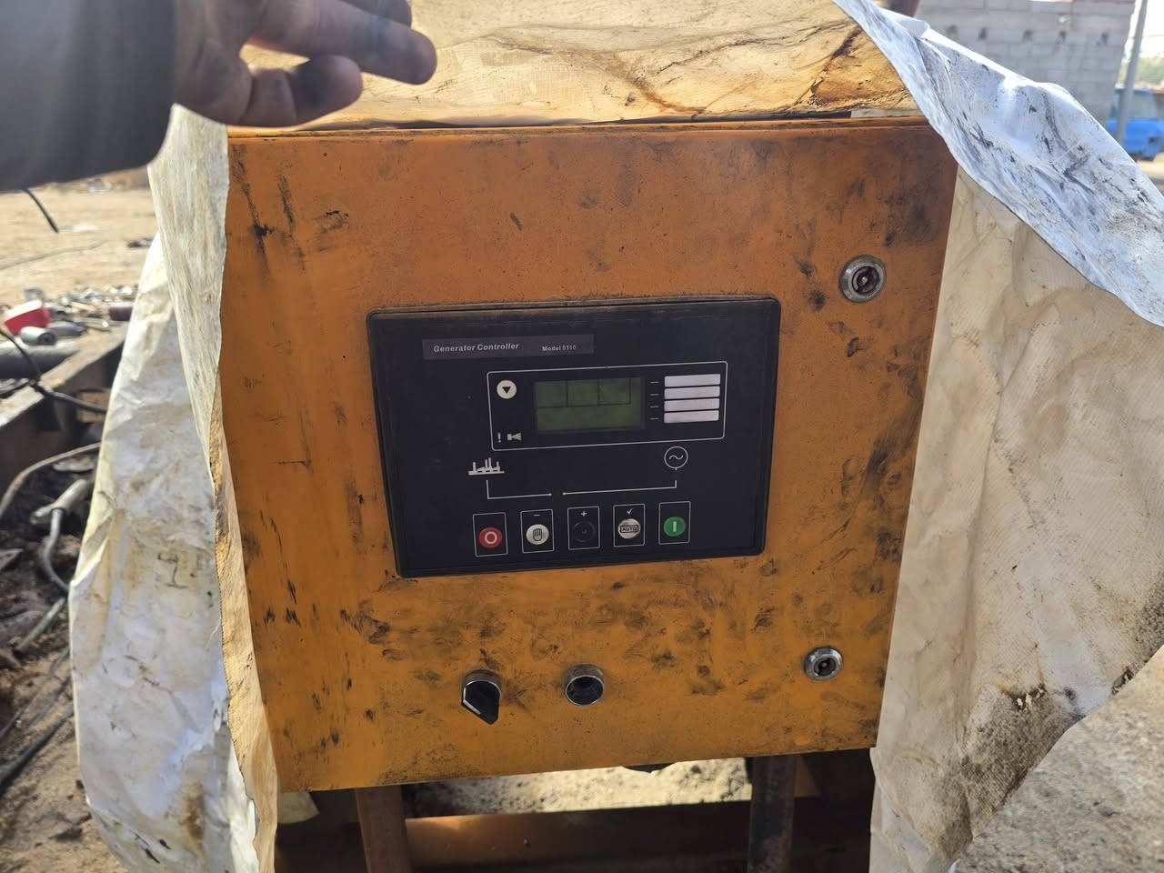 سلام عليكم
مكلف بنشر 
دايو ٨ سلندر لاتنقيص ولاتبخير 
اتو ماتيك كامله مابيها نقص 
السعر ٧٠ ورقه وبيها مجال 
العنوان الانبار 
*********** رقم صاحبها
