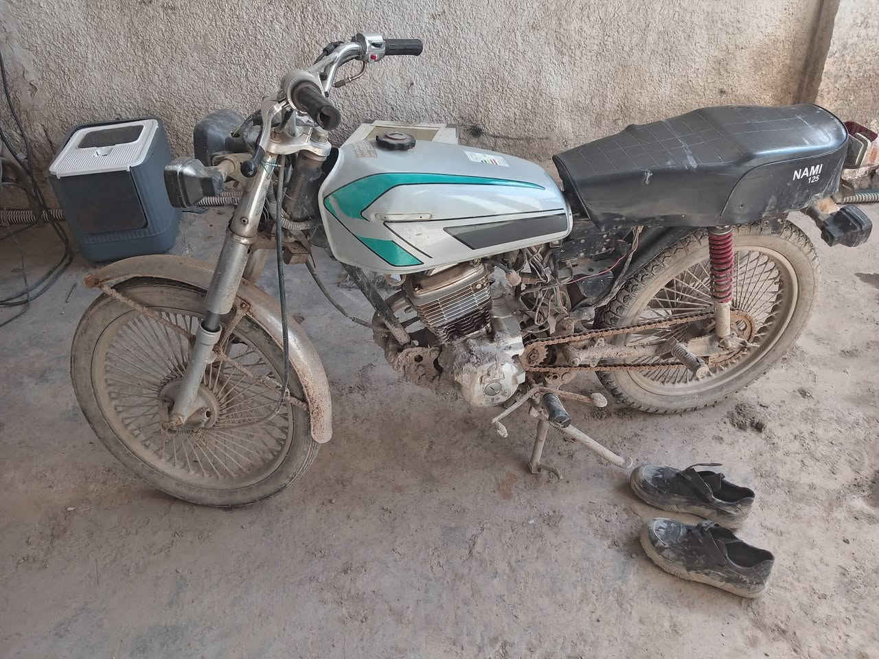 دراجه نامه للبيع موديل 2020بدون اوراق صارله 6سنوات عندي محرك نضيف يرادله ترتيب متروكه لاكن تشتغل نكره  الشراي يتصل السعر 280وبي مجال ***********
