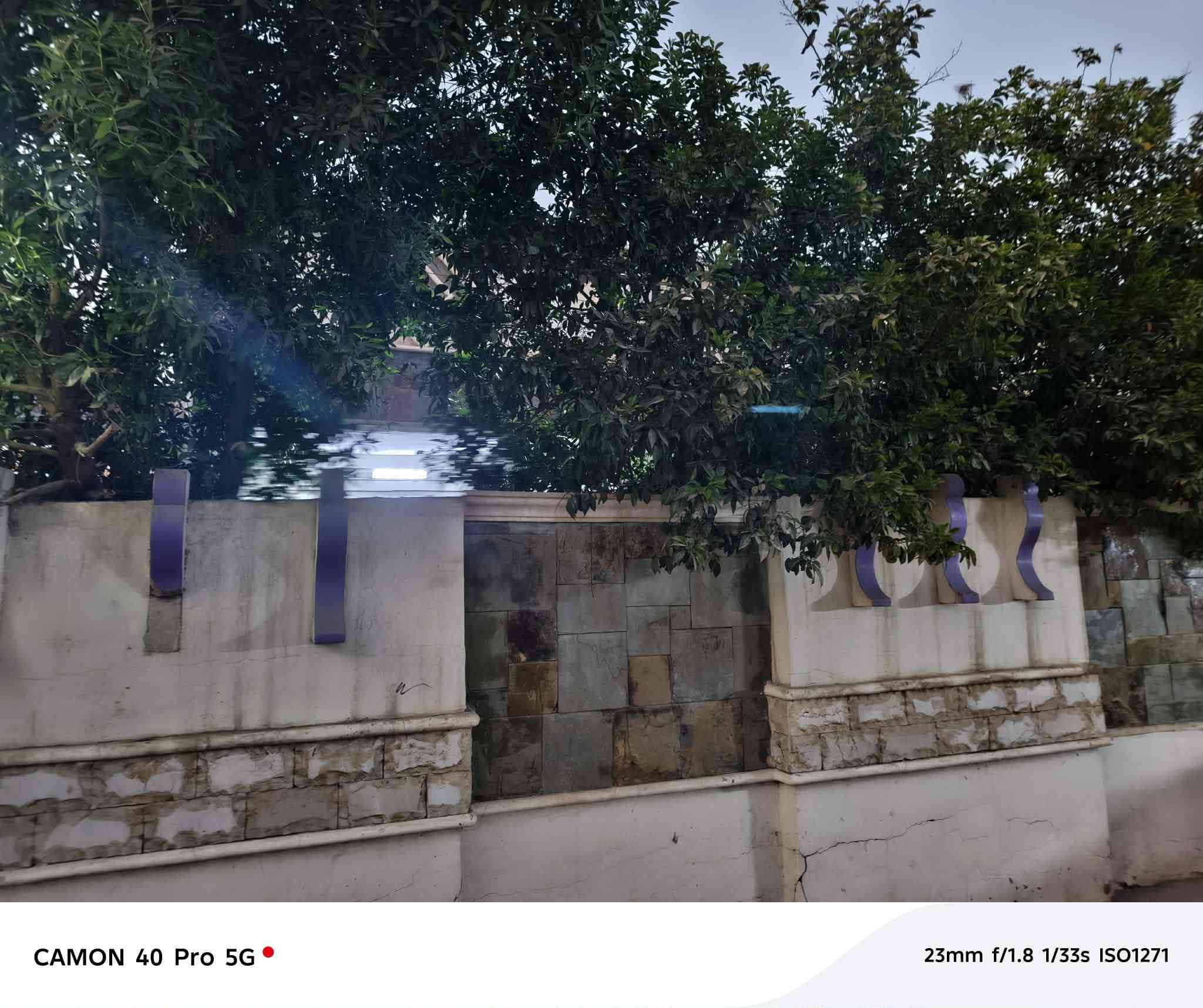 بيت طابو صرف مساحه بالسند ٢٢٠ واقع حال ٣٠٠ طابقين بناء طابوق السطح صب مسلح اربع غرف نوم استقبال ٦في ٤ مطبخ ٥ في ٤ كراج يشيل ٣ سيارات حديقه ينبني بيها بيت السعر 122مليون وبيه مجال الموقع حي العسكري قرب السفينه الشارع الصب ٤٠ متر عن السايدين مدخل المدينه قرب ام كشه الاستفسار ***********
