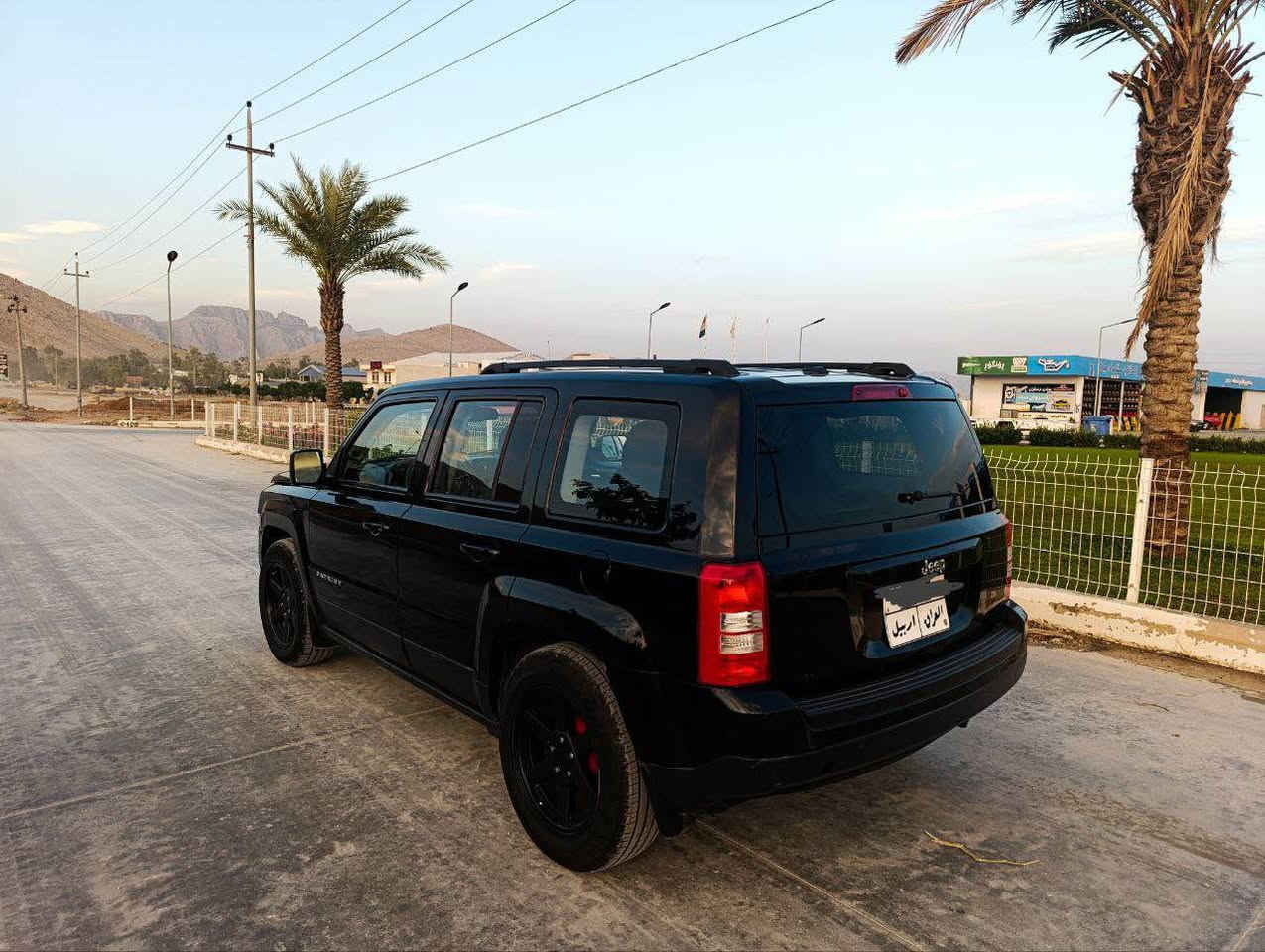 سەرەتا بەناوی خوای گەورەی میهرەبان جێپ پاتریۆت ٢٠١٧ یەک پارچەی بۆیاغە تۆزێک تەعدیلی هەیە لای سەکن ڕەقەم هەولێرە دوو عەیبی هەیە درایم شەفتی لای سەیاق تەقەی دێ لەگەڵ سەنەوی بەسەر چوە دەنا سەیارەکە زۆر پاکە ١٠٠٠٠٠ ڕۆیشتوە شوێنم لەڕانیە سعر ١٢٥ گەڵا و معامەلە ژ.م *********** *********** رانية, السليمانية
