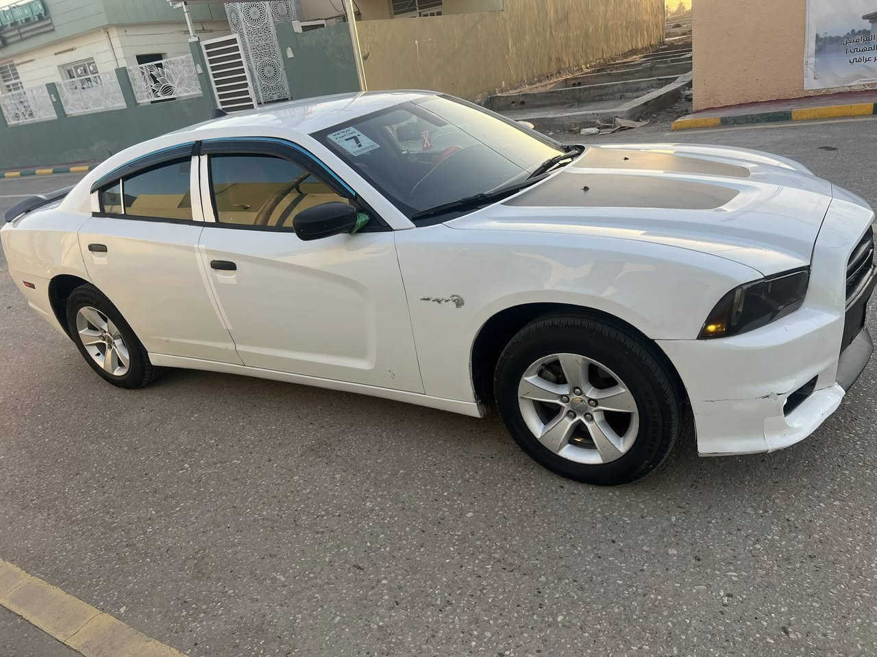 السلام عليكم
جارجر 2011 رقم اربيل الجديد هزه وسنويه جدد 
كير ومحرك خير من الله 
تبريد  اكسل جديد
تحويل ثاني يوم  
بيه بارد بين الجاملغ والباب ومفتوحات بدون دواخل وبيه صبغ بالبنيد السياره بدون دواخل شواصي وتكم ولغود مكفوله 
المكان بابل الشوملي 
السعر 135 وبيه مجال ترهم مراوس 
***********
