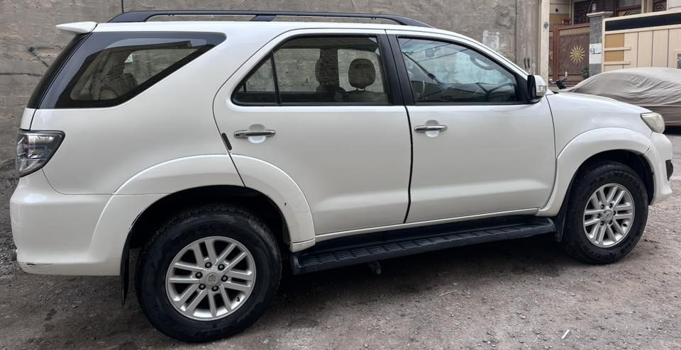 السلام عليكم.
فورجنر للبيع موديل2014محرك6سلندر4000ccخليجي ساز مكفوله من الصبغ والضربه ماعدا ربع الدعامية الامامية صبغ. 
رقم بغداد الانكليزي الجديد سنويه لل2030 بأسمي هزه جديده. 
ماشيه 155 الف كيلو  مغفله جلد كشنات وارضيه. الكشنات بجيس الشركة بعدهن 
المواصفات …… 
فورويل-لوكير-مري شفط كهرباء-تحكم ستيرن - كروز ومثبت سرعه -تبريد لمس - مسجل اصلي ابو الريمونت-حساسات خلفي-3قطع تبريد
بصمه عمل اصليه وتشغيل عن بعد -بلكات اصليه جديد-عبوه فيت بم جديد -صدر مبدل جديد-تخم تاير جديد.  
السعر  230$وبيه مجال حك الجيه. ***********. العنوان بغداد-الكريعات.
