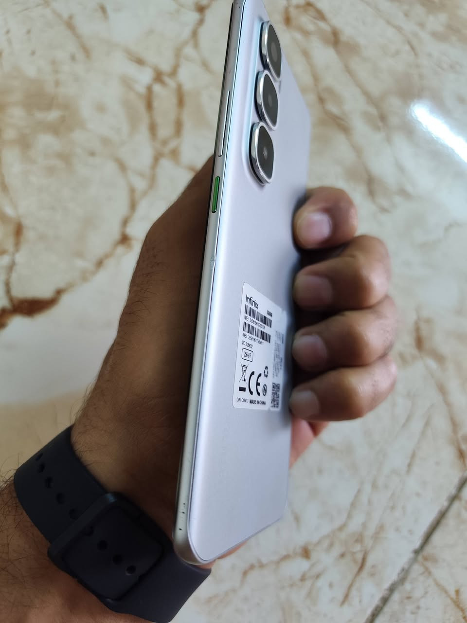 انفنكس هوت 60 برو بلاس ذاكرة 256 رام 8 انطي حقو وشايف خيرو بدون غراض


**إذا كنت صاحب هذا الإعلان وتريد حذفه لأي سبب، رجاءا أرسل رسالة إلى الدعم الفني**