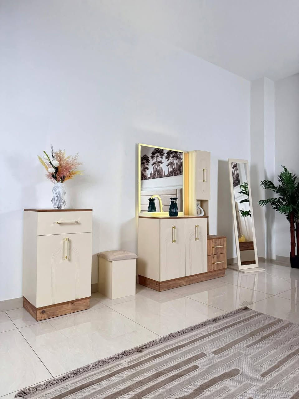 💳 أثث بيتك بأقل قسط شهري في الرمادي! 🏠

من جمعية التراث - موديل "ميلاد" (10 قطع)

لأننا نعلم أهمية التوفير، قدمنا لكم موديل ميلاد باللونين الكريمي والجوزي الفاخر، بمواصفات تركية ممتازة وطرق دفع ميسرة جداً تناسب الجميع.

🌟 لماذا موديل ميلاد؟

سعر لا يُنافس: فقط 1,500,000 دينار للنقد.

نظام الأقساط الأسهل: قسط شهري بسيط جداً بقيمة 125,000 دينار فقط!

المتانة والضمان: نضمن لكم جودة الشد والفتح لـ 5 مرات متتالية.

تصميم ذكي: سرير خزان للاستفادة من المساحات وأبواب هيدروليك لراحة الاستخدام.

📏 تفاصيل القياسات:

الكنتور: 320 سم عرض × 220 سم ارتفاع.

ميز التواليت: 120 سم عرض × 180 سم ارتفاع.

ارتفاع السرير: 140 سم.

📍 زورونا الآن في موقعنا:
الرمادي - التأميم - شارع النخيل (مقابل محطة النخيل)


**إذا كنت صاحب هذا الإعلان وتريد حذفه لأي سبب، رجاءا أرسل رسالة إلى الدعم الفني**