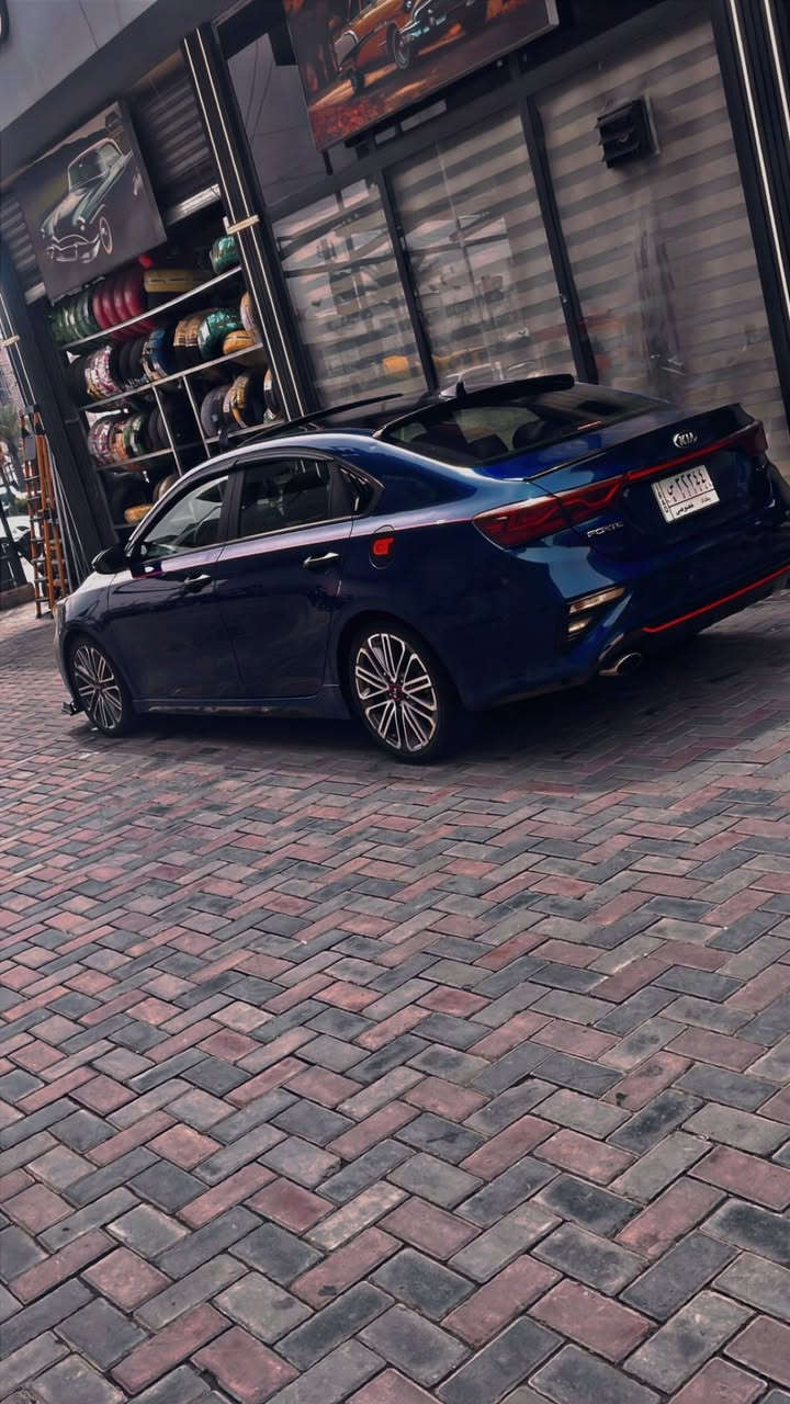 السلام عليكم للبيع  فورتي جيتي تيربو🩶
‏Kia Forte GT2 2021 
فورتي جي تي ٢ 
موديل 2021
ماشيه  50 الف ميل  
كير Dct دبل كلج 7نمر الكير المرغوب القوي يعني طياره 
مكينه 1.6 تيربو  201hp

رقم بغداد تحويل ثاني يوم  

ملاحظه ( بدون حادث داخله سياره كلين بس انطخت بالباب خلف السايق طخه بسيطه وراجعه بارد )

مواصفات GT معروفه فول1/1 اعلى واخر شي بل فورتي  
فتحة سقف (سلايد)
🔥بصمه  
🔥شاحن وايرلس 
🔥جنطة كهرباء 
🔥اشاير مري 
🔥شفتات ستيرن 
🔥رادار جانبي
🔥رادار امامي 
🔥رادار تحديد مسار 
🔥ايقاف ذاتي 
🔥مثبت سرعه 
🔥مانع انزلاق 
🔥تبريد قطعتين 
🔥شاشة جبيره  
🔥كشنات جلد  
اناره داخليه بل أبواب وبل دشبول علامه الGT الوان عديده
🔥تدفئة وتبريد كشنات
🔥 سستم صوت 🔉harman kardon
🔥تبريد بيانو 
🔥كزوز صوت بلادي رياضي
بانزين كله سوبر/دهن  كله موتل باور /تخم تايرات جديد 
🩶
وبعد هواي  مواصفات  بل جيتي

السعر خاص ورجاءا الرغاب والشراي فقط 
 
للاستفسار  على الرقم +واتس اب ***********
