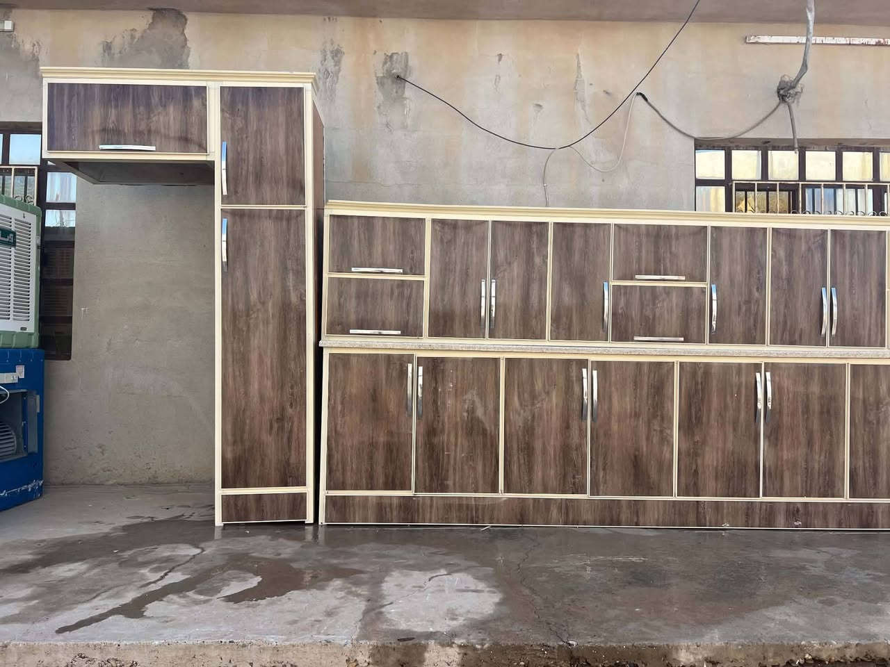 كونتر ٥ قطع فصال حديث  مواد تركي ثقيل جداا كلها مرمر اخو جديد  ملحق عالي ٨٠ سم  سنك مرمر حوضين داخل اخو جديد  حيل نضيف بليت قوي وثقيل  مواد الكابون وجة  وياة سلة مواعين دنكة للبيع بأسعار مناسبه للاتصال على الأرقام ***********او ***********او خاص 
#طول_الكونتر٤امتار 
#طول_السنك٢متر_ونصف
#طول_دنكة_السلة_٥٠سم
طول مكان ثلاجة ٨٠ سم

