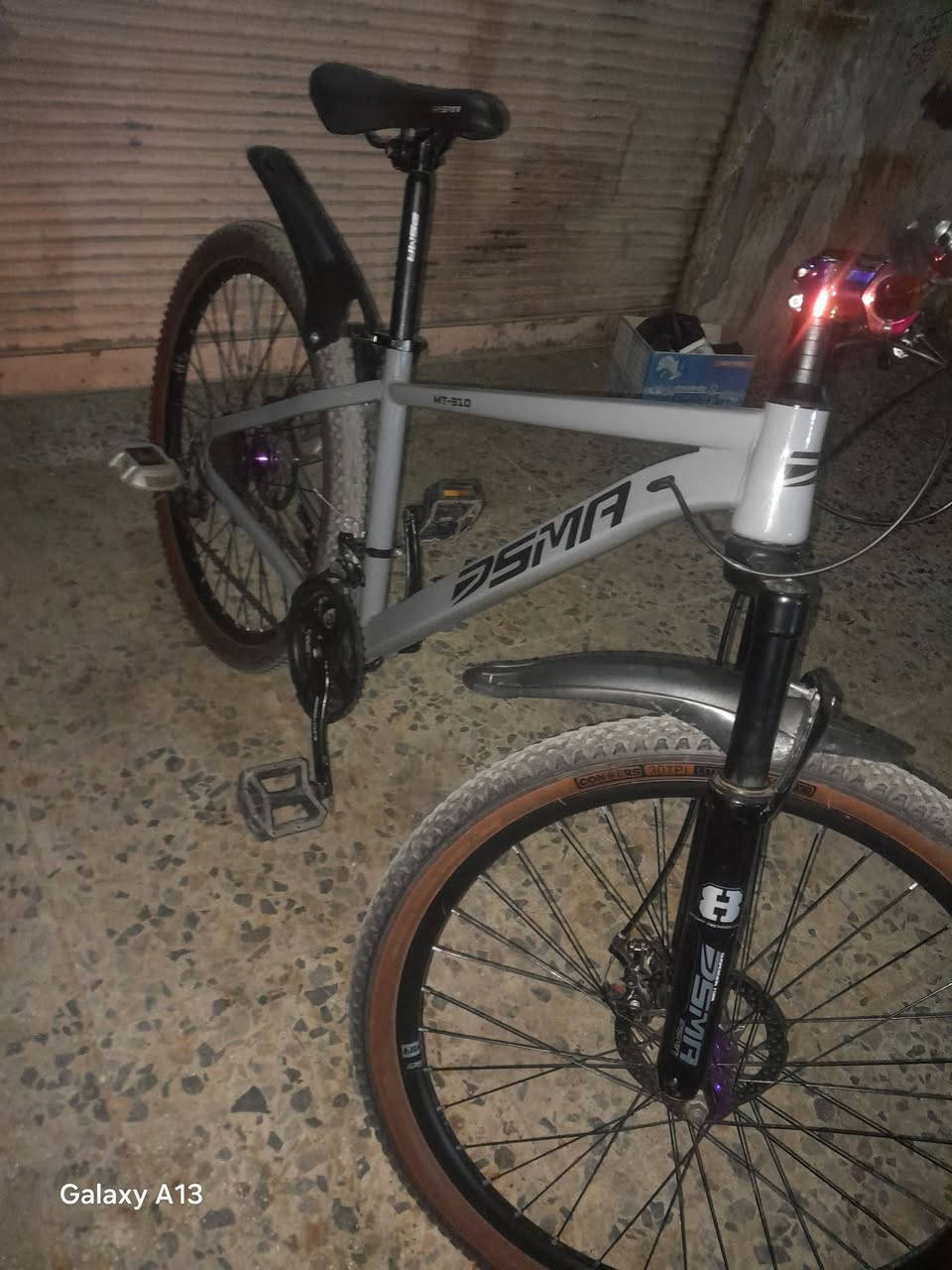 سلام عليكم بايسكل DSMAجديد قبل شهرين أخذته فقط للمدرسه اروح بي كل خلل مابي سعر 180بغداد مدينه الصدر رقم ***********فقط واتساب شغال
