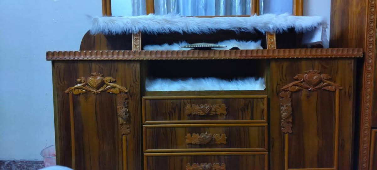 غرفه نوم للبيع استخدام شهرين مابيها اي ضرر اشتريتها 950/ادفع  سعر اذا عجبني السعر ابيع


**إذا كنت صاحب هذا الإعلان وتريد حذفه لأي سبب، رجاءا أرسل رسالة إلى الدعم الفني**