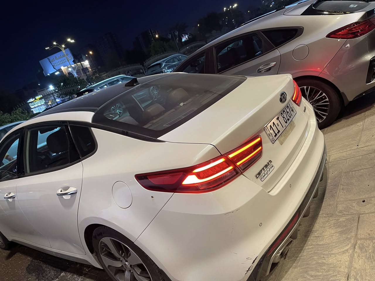 السلام عليكم
كيا اوبتما خليجي 
موديل 2016
محرك 2400
بيها بنيد مبدل نفس اللون 
وجاملغ الامامي مفتوح 
والسونار مرفق مع الصور
السعر 14900 مجال جداً قليل
للاتصال ***********
