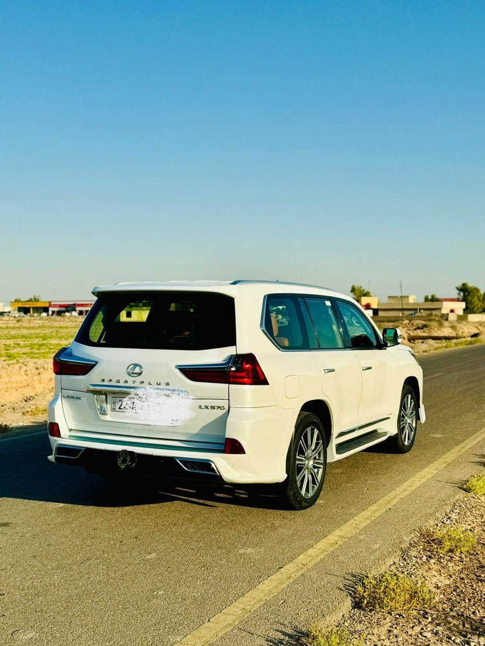 السلام عليكم 
للبيع لكزز 2016 بريم اصلي 
ماشيه 78 الف رقم اربيل بسمي
فول 1/1
السعر عند الاتصال 
المواصفات 
.كشنات كهرباء
.داخل قرميدي
.دبل ماوس 
.جكات
.باب كهرباء
.تبريد كشنات
.دوس ليزري 
.رادار 
.كامرات
.شفتات ستيرن
سياره فول 
السعر عند الاتصال 
العنوان بغداد 
الاستفسار *********** بغداد, العراق
