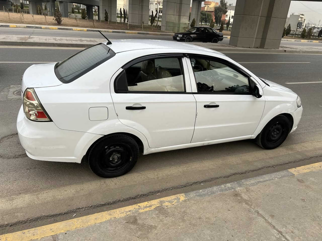 السلام عليكم
للبيع 

افيو 2011 

جامات كهرب مرايات كهرب كير أوتوماتيك مكينة استرا المرغوب

سيارة بلا صبغ بلا ضرر فقط بيها طخة خفيفة بل حوض 
رقم سنوية جديد
كير محرك شرط عل فحص سيارة احلا من الصور تفاصيل عل رقم ***********

السعر 77 بيها مجال بصيط
