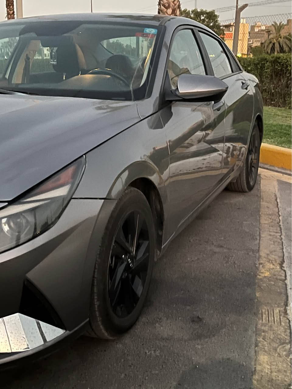 � للبيع – Hyundai Elantra SEL 2021
النترا 2021 

* الفئة: SEL
* المحرك: 2.0L
* وارد أمريكي
* الممشى: 58,000 ميل
* مواصفات SEL كاملة، فول ما عدا فتحة السقف والكراسي الكهربائية.
* السيارة استخدام شخصي، والمحرك والجير والتبريد بحالة ممتازة.
* الحادث السابق كان في أمريكا بنيد +جاملغ ايسر الجاملغ مبدل والبنيد كان بارد وعمرته قبل فتره بسيطه للجماليه وصور الحادث مرفقة بالمنشور 
* ⁠شبر صبغ بالصندوك تعديل 
* السيارة جاهزة للفحص بأي مكان
* ⁠السعر :14.500$ 
بي مجال للشراي 
للتواصل *********** واتساب فقط بغداد, العراق

