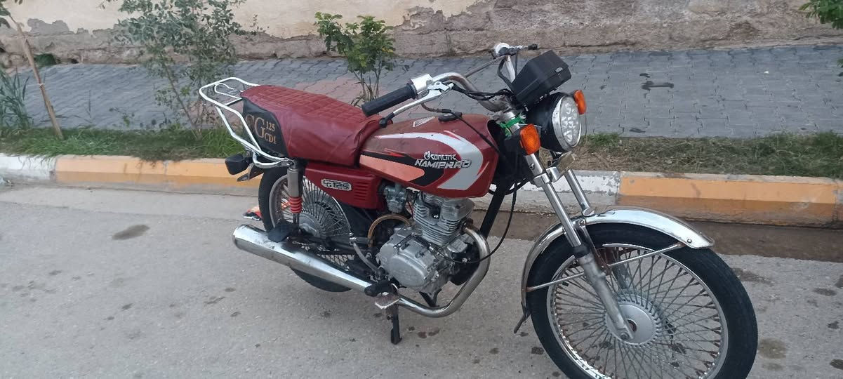 السلام عليكم دراجه تايكر للبيع موديل 21 ماعوزه شي 
المكان  واسط نعمانيه للستفسار والسعر الاتصال ع رقم (***********)
