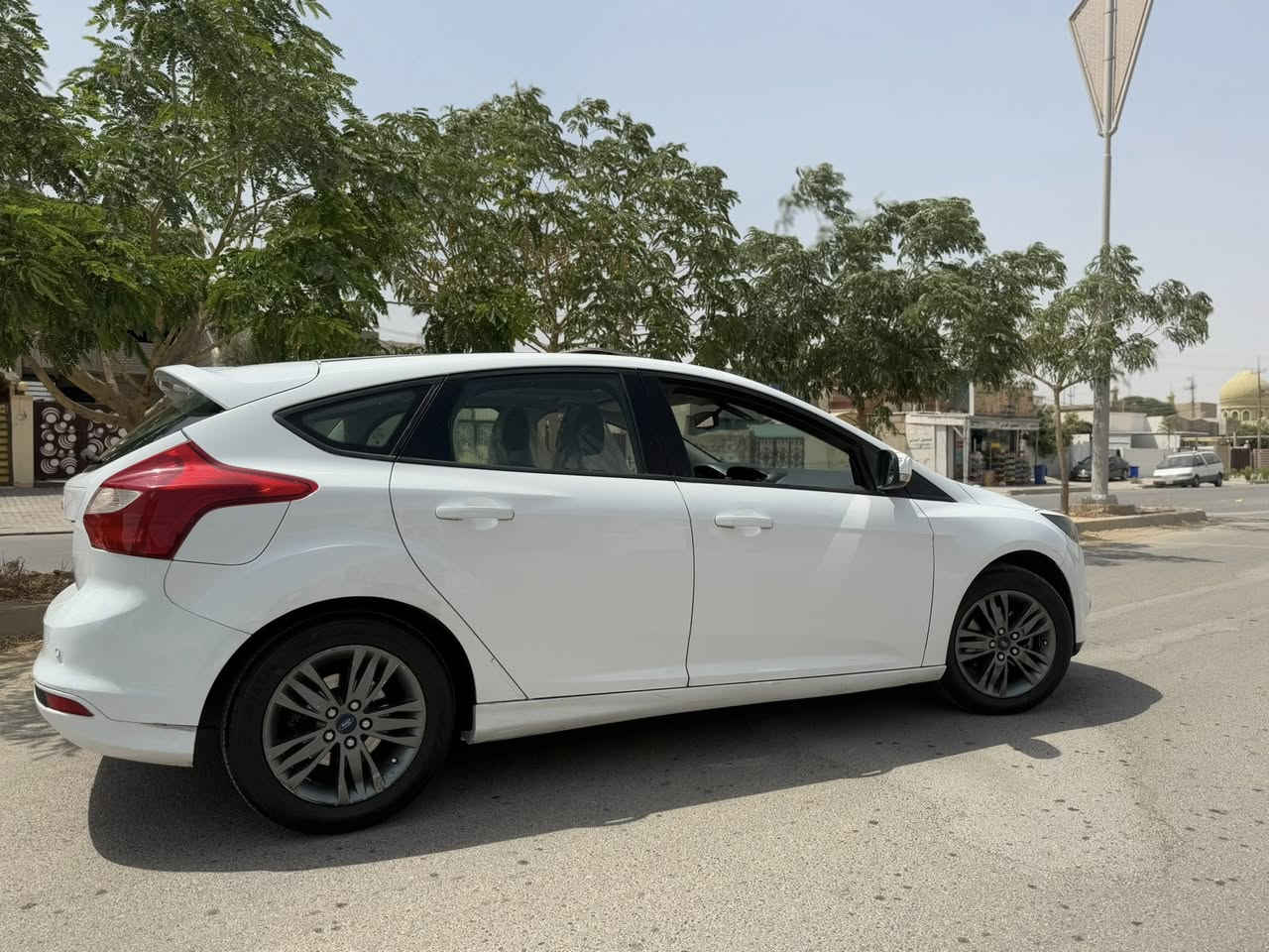 🔹 الموديل: 2013
🔹 المكينة: 1.6 دوش المرغوب
🔹 المواصفات: خليجي
🔹 الحالة: كلين
 كير – المكينة شغالة ممتاز
🔹 الإطارات: جديدة
🔹 البطارية: جديدة
🔹 السقف: سلايت
🔹 الشاشة: رقمية جديدة
🔹 السنوية: جديدة ولوحة جديد باسمي 
🔹 دفتر البنزين: موجود

السعر 82 وبي مجال 
📍 المكان: كركوك
📞 للاستفسار:
***********
