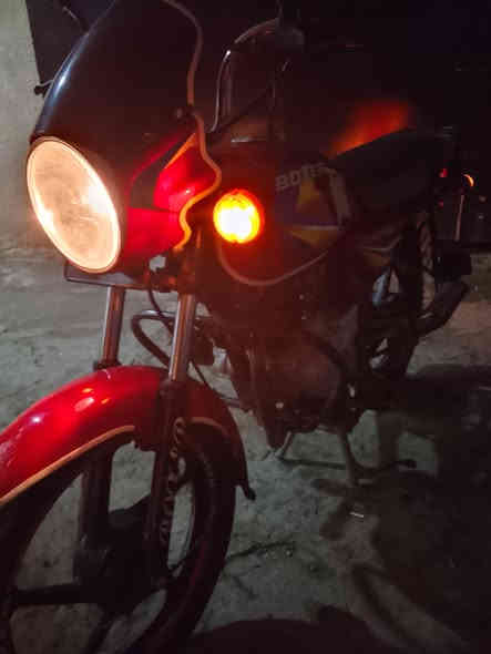 السلام عليكم بوكسر موديل 21 محرك مجفت شركه بس بستم دراجه خير من الله الدراجه خرسه دراجه نضيفه بمعنه لكلمه سعرها 900 قفل ولشراي بي خير ويدلل رقمي وتساب ***********
