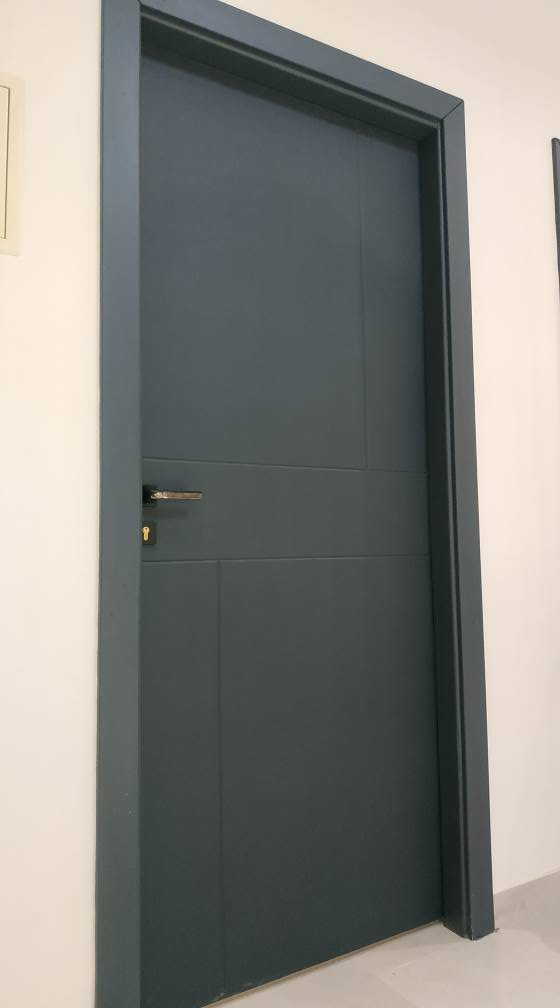 نجارة أحمد لعمل الابواب الخشبيه الحديثه والمحجرات الدرج 
***********
ناصرية السيف قرب مدرسة الكرامة
