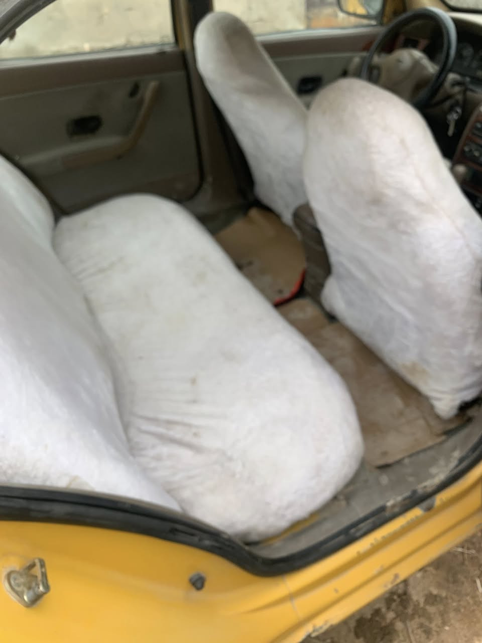 سياره للبيع سمند مديل عشرين صفر هيئه وغرامه سنويه لل٣٠مكينه وكير شرط بيها بس بنبد مبدل وبيها الدوس خايسات مداور ثاني يوم عنوان نجف رقم تلفون*********** السعر 30وبيها مجال
