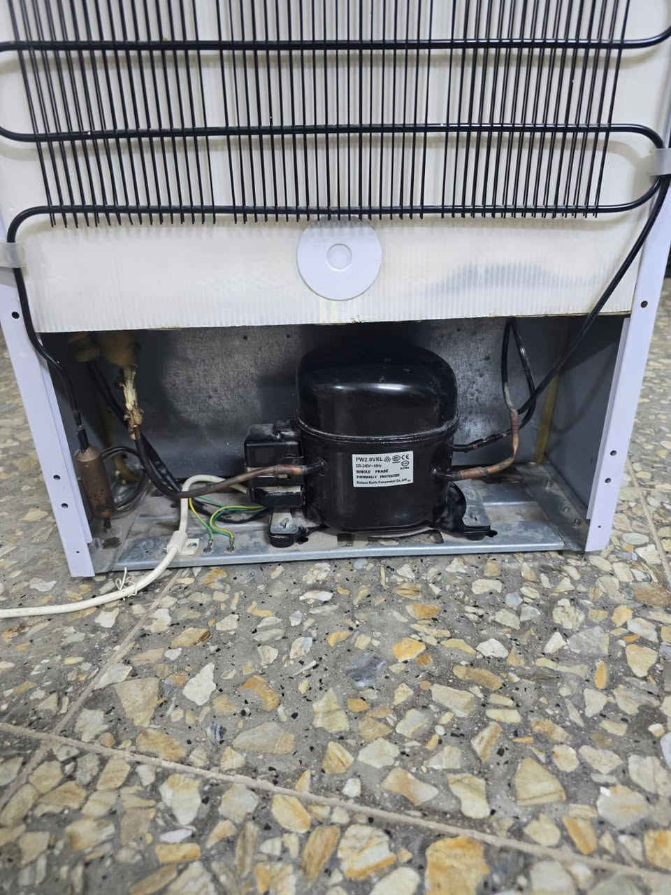 مجمدة ام دولفين ١٠ قدم نضيفة السعر ١٢٠ وبيها مجال ثلاجة رويال بعدها  بلايلونها السعر ٦٠ مكاني بغداد الحبيبية شارع سجة الاستكشافات ال١٥٠ حي زهراء الاستفسار الاتصال علرقم *********** او واتساب
