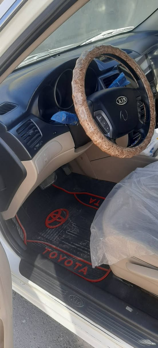 السلام عليكم للبيع كيا اوبتيما موديل 2009 خليجي..سيارة جاهزة گير محرك تبريد تدفئة.. مصبوغة حزام للجمالية بدون ضربة محرك دوش رقم بغداد انگليزي.. اللي بأسمه السيارة جيرانه ضمن المنطقة.. الاتصال على الرقم *********** العنوان واسط.. السعر 105 وبيها مجال  للشراي.
