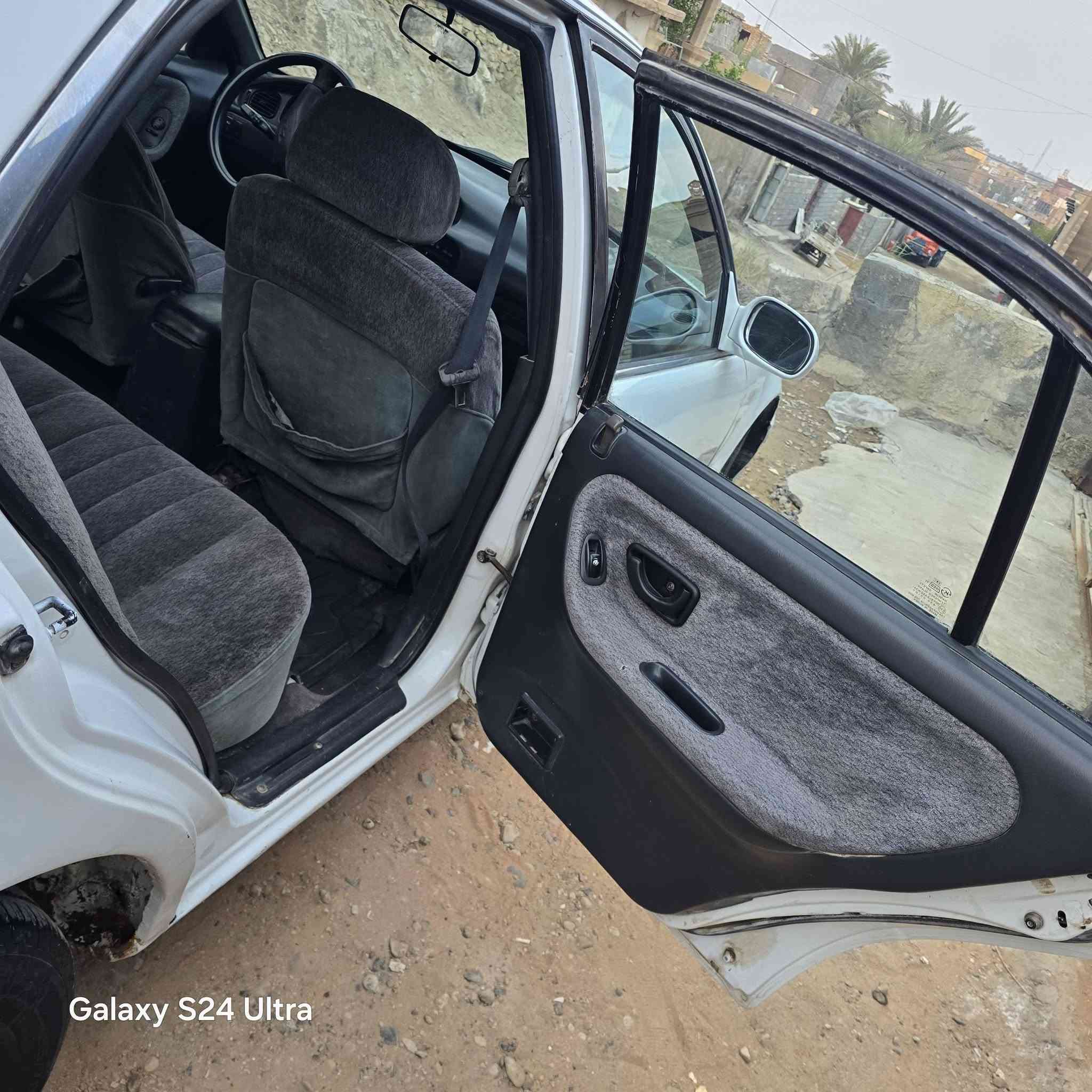 السلام عليكم
سوناتا ٢ رقم انبار مشروع وطني تحويل مباشر 
محرك كير اوتوماتيك شرط تبريد جديد نقص راديتر فقط
تاير كلش نضيف صدر جديد محرك مفتوح المرغوب صبغ عام جمالية مكفولة من ضربة وكلبة كهربائية شغالة اي نقص مابيها سعرها ٤٢ تواصل *********** مكان السيارة الانبار قضاء هيت
