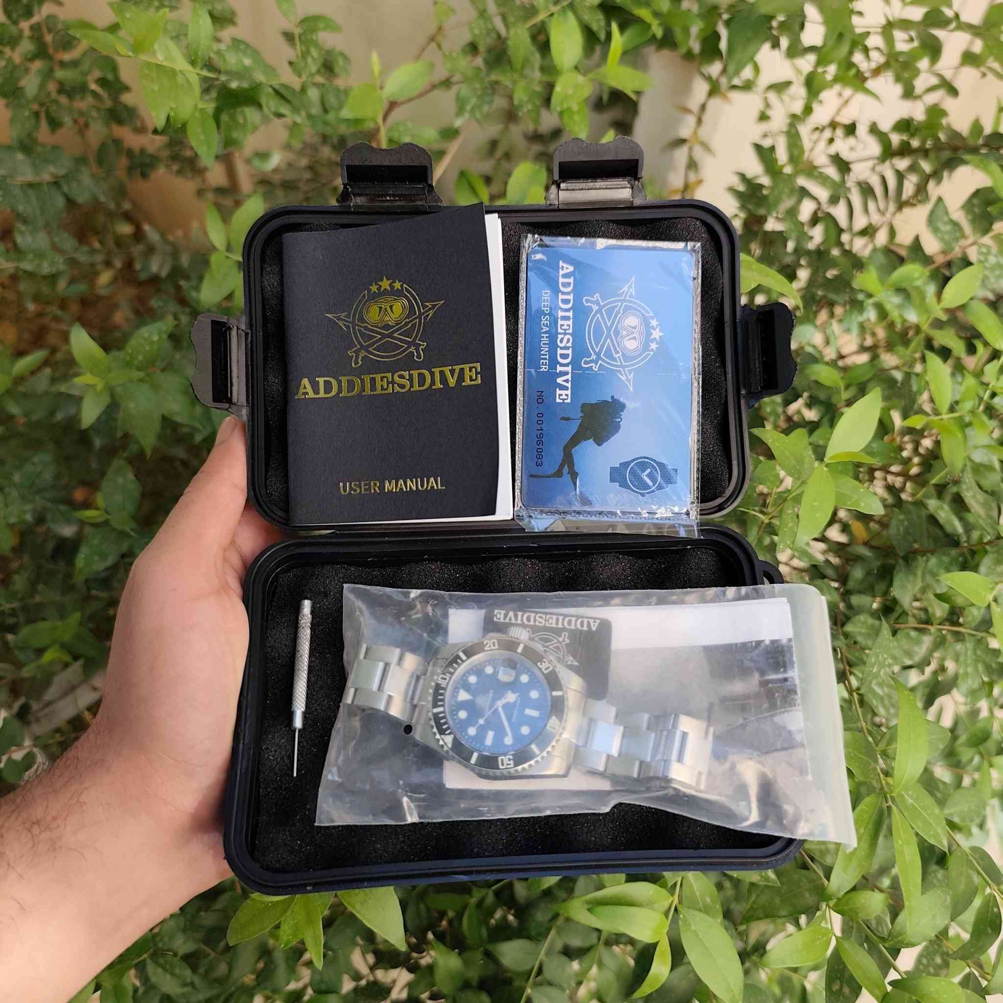 ساعة اديسدايف اصلية ADDIESDIVE ⌚
نظافة جيدة
ماكنة كوارتز يابانية 🇯🇵
لامينوس قوي جداً+قفل بحري+رنك دوار
متوفر توصيل لكل العراق 🇮🇶
(((ملاحظة مهمة عن الحلال والحرام بيها عيب بيها هاي مثل البقعة داخل المينا ماعرف شنو بالضبط يمكن رطوبة ...ابيعها على حالتها)))
 #ساعة #ساعات #ساعة_رجالية


**إذا كنت صاحب هذا الإعلان وتريد حذفه لأي سبب، رجاءا أرسل رسالة إلى الدعم الفني**