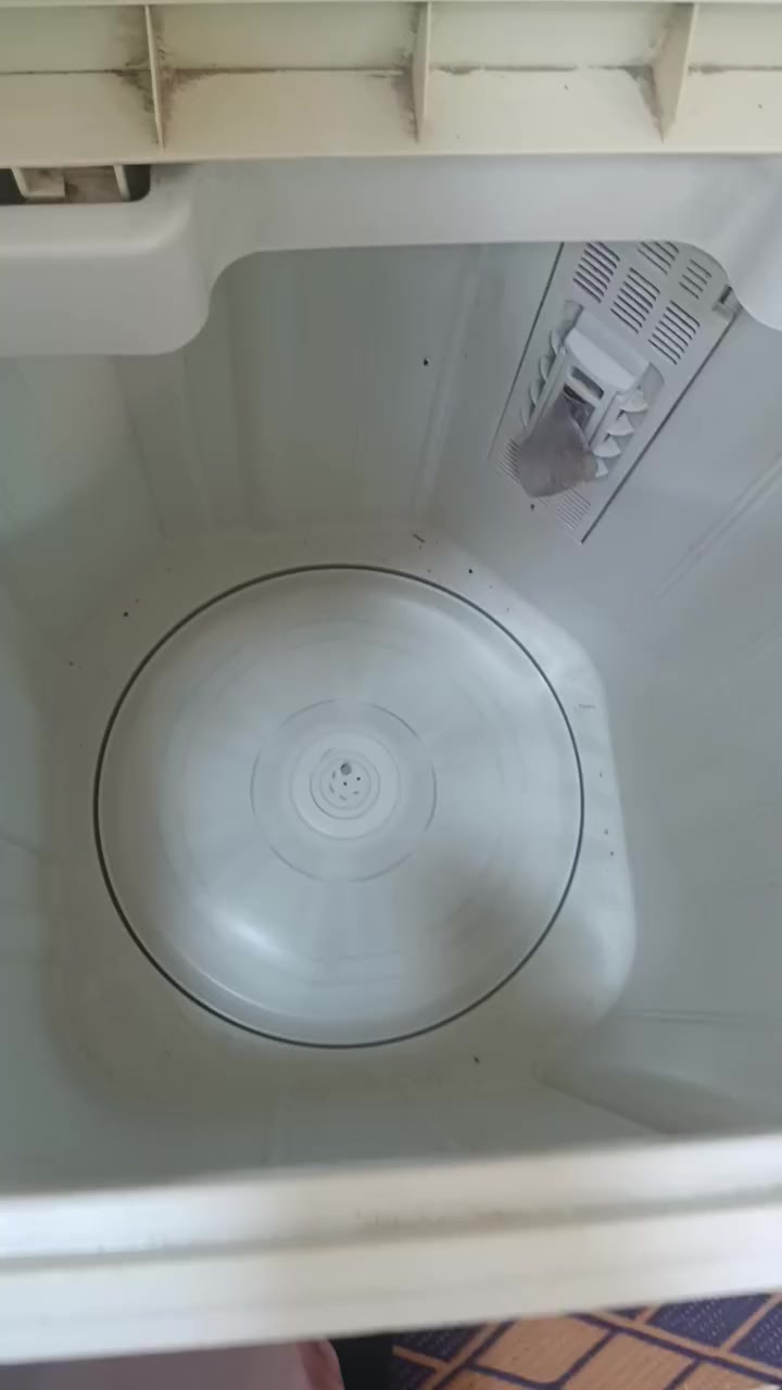 غراض للبيع،  
شاشة شغاله بدون نت ب٦٠ 
قلاية ب٢٥ استعمال قليل 
قفص غير مستخدم تفصال ب٥٠
ديوان ٩مقاعد مصارله شهر ٢٢٥
غساله نشاف يحتاج تصليح ب٤٠ 
مكنسه كهربائية ب٢٥
رف خشب تفصال ب١٠ 
شاشة بلازما  ثانية حجم ٣٢ لحالها راحت صورة بقه بس صوت تصليحه بسيط ب٤٠
الشعب حي البساتين


**إذا كنت صاحب هذا الإعلان وتريد حذفه لأي سبب، رجاءا أرسل رسالة إلى الدعم الفني**