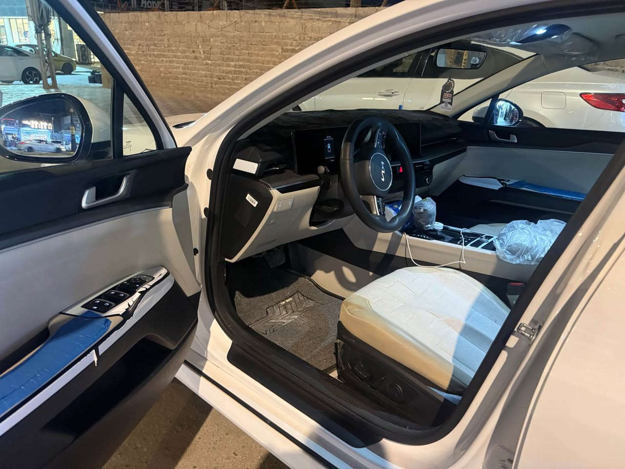 K5 
2026 
ماشية 16 
السعر 230 وبيها مجال 
*********** النجف, العراق
